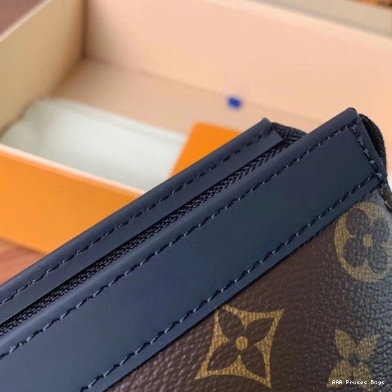 AAA Pruses Bags POCHETTE LOUIS VUITTON VOYAGE MM 0823